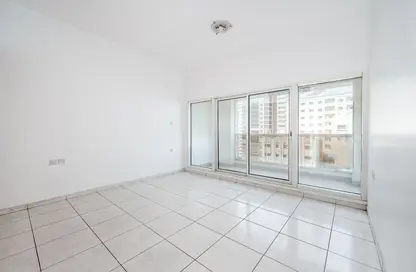 Apartment - 2 Bedrooms - 2 Bathrooms for rent in New Zubaidi Building - Al Majaz 1 - Al Majaz - Sharjah