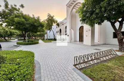 Apartment - 2 Bedrooms - 2 Bathrooms for rent in The Gardens Buildings - The Gardens - Dubai