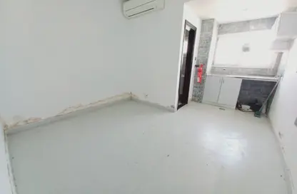 Apartment - Studio - 1 Bathroom for rent in Fire Station Road - Muwaileh - Sharjah