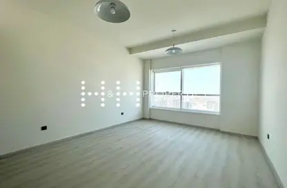 Apartment - 2 Bedrooms - 2 Bathrooms for rent in Millennium Executive Tower - Sheikh Zayed Road - Dubai