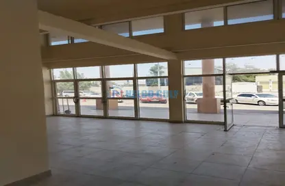 Shop - Studio - 1 Bathroom for rent in Mussafah Industrial Area - Mussafah - Abu Dhabi