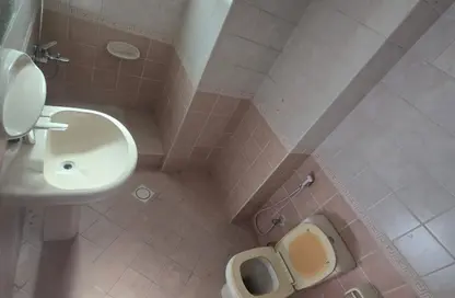 Apartment - 2 Bedrooms - 1 Bathroom for rent in Al Ghuair - Al Gharb - Sharjah