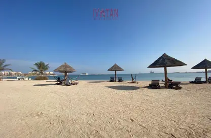 شقة - غرفة نوم - 2 حمامات للايجار في ياقوت - باب البحر - جزيرة المرجان - رأس الخيمة