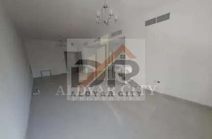شقة - 2 غرف نوم - 3 حمامات للايجار في مساكن كورنيش عجمان - طريق كورنيش عجمان - عجمان