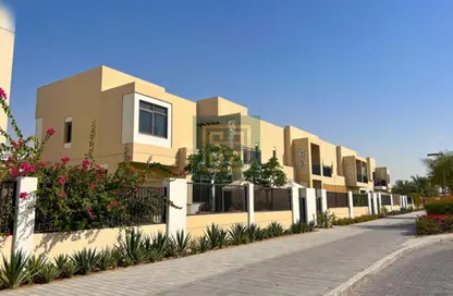 Apartment - 2 Bedrooms - 2 Bathrooms for rent in Hayat Boulevard 1B - Hayat Boulevard 1 - Hayat Boulevard - Town Square - Dubai
