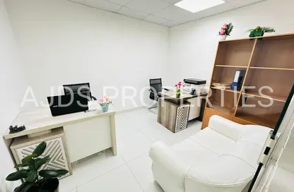 Office Space - Studio - 1 Bathroom for rent in Silver Home Building - Hor Al Anz - Deira - Dubai