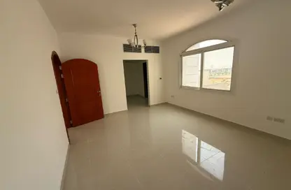 فيلا - 6 غرف نوم - 5 حمامات للبيع في الضاحية 15 - النوف - الشارقة