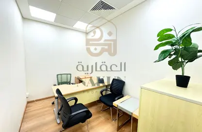 مركز أعمال - استوديو - 2 حمامات للايجار في بناية دار السلام - شارع الكورنيش - أبوظبي