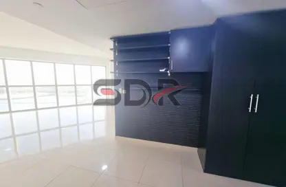 Apartment - 2 Bedrooms - 3 Bathrooms for rent in RAK Tower - Marina Square - Al Reem Island - Abu Dhabi