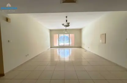 شقة - غرفة نوم - 2 حمامات للايجار في مابل 1 - حدائق الإمارات 2 - قرية الجميرا سركل - دبي
