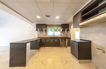 Villa - 5 Bedrooms - 6 Bathrooms for rent in Meadows 9 - Meadows - Dubai