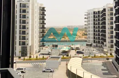 Apartment - Studio - 1 Bathroom for rent in Waters Edge - Yas Island - Abu Dhabi