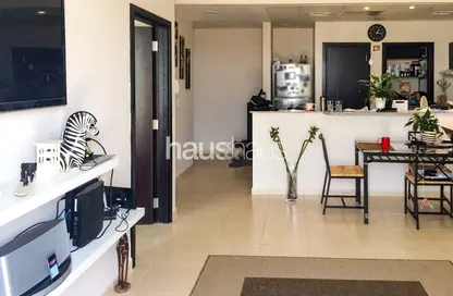 Apartment - 1 Bedroom - 2 Bathrooms for rent in Mazaya 23 - Queue Point - Dubai Land - Dubai