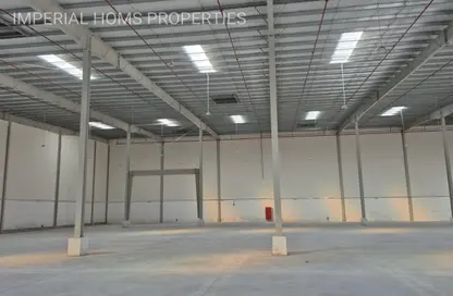 Warehouse - Studio - 4 Bathrooms for rent in Umm Al Thuoob - Umm Al Quwain