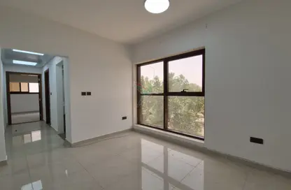 شقة - غرفة نوم - 2 حمامات للايجار في حي القلعة - الجهلي - العين