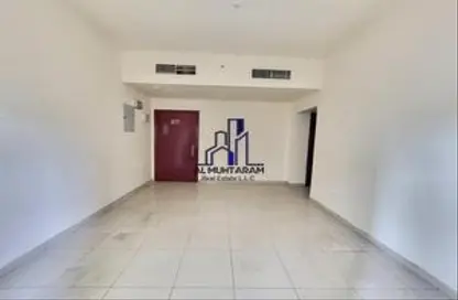 Apartment - 2 Bedrooms - 2 Bathrooms for rent in Al Naba'ah - Al Sharq - Sharjah