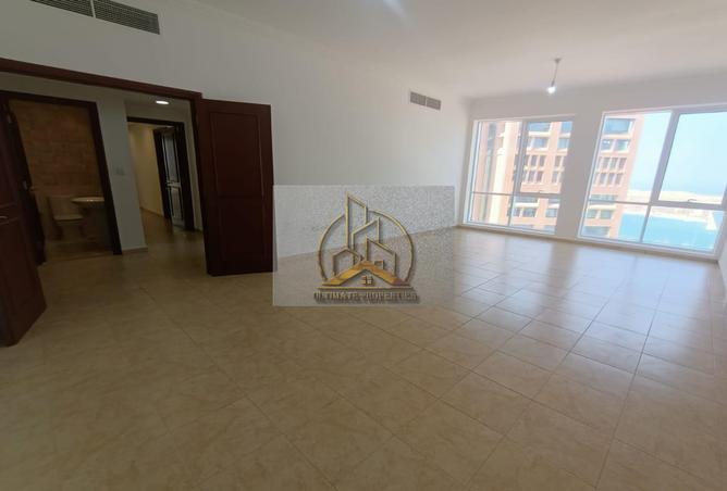 Apartment - 3 Bedrooms - 5 Bathrooms for rent in Al Najda Street - Abu Dhabi