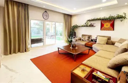 Villa - 4 Bedrooms - 5 Bathrooms for rent in Meadows 1 - Meadows - Dubai