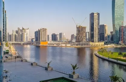 Apartment - Studio - 1 Bathroom for sale in Bay's Edge - Business Bay - Dubai