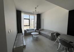 صورةغرفة المعيشة / غرفة الطعام لـ: شقة - 2 غرف نوم - 2 حمامات للبيع في ذا في تاور - مجمع دبي ريزيدنس - دبي, صورة 1