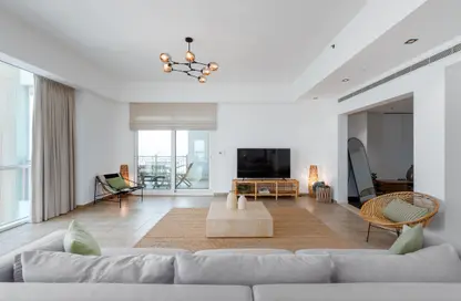 Apartment - 3 Bedrooms - 3 Bathrooms for rent in Marina Residences - Palm Jumeirah - Dubai