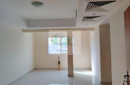 Empty Room image for: Apartment - 1 Bedroom - 1 Bathroom for rent in Al Manaseer - Abu Dhabi, Image 1