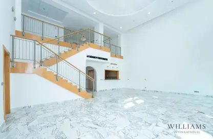 Apartment - 4 Bedrooms - 6 Bathrooms for rent in Al Tamr - Shoreline Apartments - Palm Jumeirah - Dubai