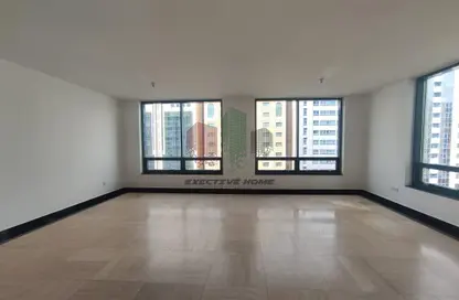 Empty Room image for: Apartment - 3 Bedrooms - 4 Bathrooms for rent in Muraijeb Tower - Hamdan Street - Abu Dhabi, Image 1