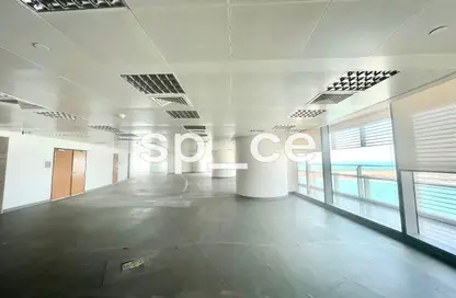 Office Space - Studio - 1 Bathroom for rent in Corniche Road - Abu Dhabi