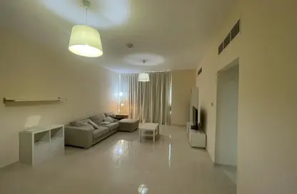 شقة - غرفة نوم - 2 حمامات للبيع في أورينت تاور 2 - أورينت تاور - البستان - عجمان