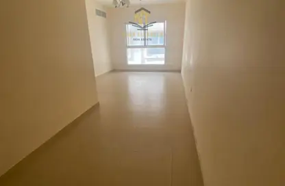 شقة - 2 غرف نوم - 2 حمامات للايجار في مجمع مويلح - تجارية مويلح - الشارقة