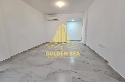 Apartment - 2 Bedrooms - 2 Bathrooms for rent in Hamdan Tower - East Corniche road - Hamdan Street - Abu Dhabi