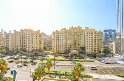 Apartment - 7+ Bedrooms - 3 Bathrooms for rent in Al Das - Shoreline Apartments - Palm Jumeirah - Dubai