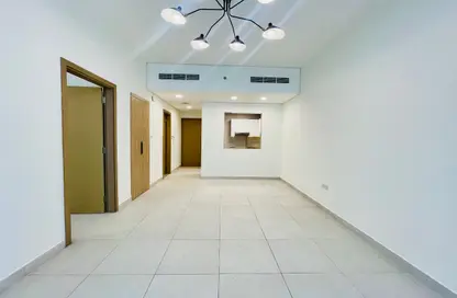 Apartment - 1 Bedroom - 2 Bathrooms for rent in Al Nasr Central Building - Oud Metha - Bur Dubai - Dubai