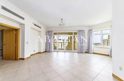 Apartment - 3 Bedrooms - 4 Bathrooms for sale in Al Tamr - Shoreline Apartments - Palm Jumeirah - Dubai