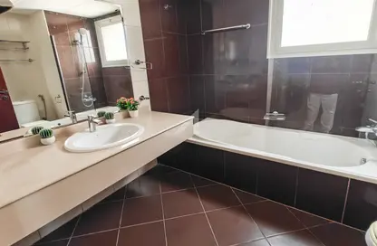 Apartment - 2 Bedrooms - 3 Bathrooms for sale in Royal Breeze 5 - Royal Breeze - Al Hamra Village - Ras Al Khaimah