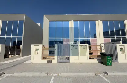 تاون هاوس - غرفة نوم - 2 حمامات للبيع في روكان 3 - دبي لاند - دبي