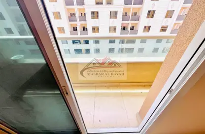 Apartment - 1 Bedroom - 2 Bathrooms for rent in Muwaileh 29 Building - Muwaileh - Sharjah