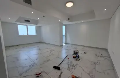 Apartment - 3 Bedrooms - 4 Bathrooms for rent in Baniyas - Abu Dhabi