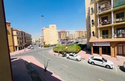 شقة - غرفة نوم - 2 حمامات للايجار في S09 - طراز أسباني - المدينة الدولية - دبي