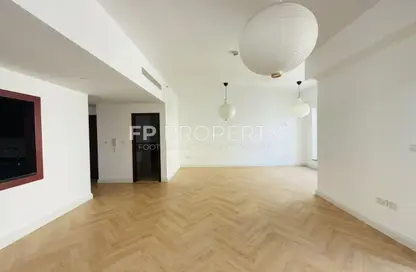 Apartment - 2 Bedrooms - 3 Bathrooms for rent in Rimal 2 - Rimal - Jumeirah Beach Residence - Dubai