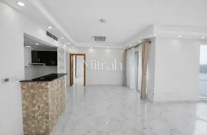 شقة - 2 غرف نوم - 3 حمامات للايجار في A  برج - لاجو فيستا - مدينة دبي للإنتاج (اي ام بي زد) - دبي