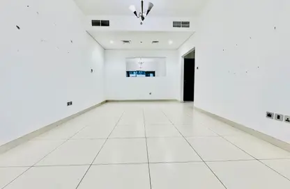 Apartment - 1 Bedroom - 2 Bathrooms for rent in Jumeirah Garden City - Al Satwa - Dubai