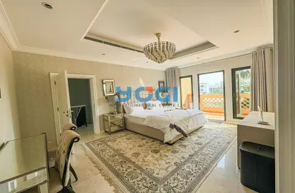 Villa - 4 Bedrooms - 5 Bathrooms for sale in Canal Cove Villas - Palm Jumeirah - Dubai