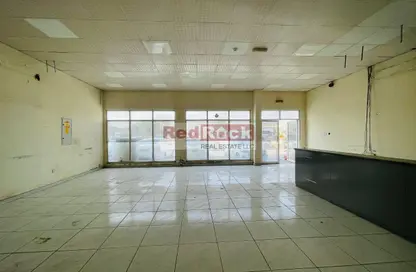 Shop - Studio - 1 Bathroom for rent in RAS - Umm Ramool - Dubai