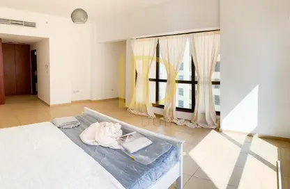 صورة لـ غرفة المعيشة شقة - 7 غرف نوم - 5 حمامات للايجار في صدف 5 - صدف - مساكن شاطئ الجميرا - دبي ، صورة رقم 1