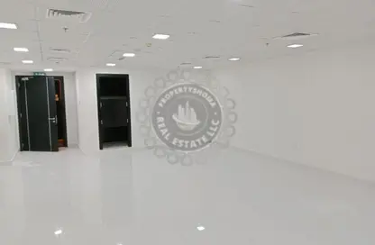 مكتب - استوديو - 1 حمام للايجار في برج بايناري - الخليج التجاري - دبي