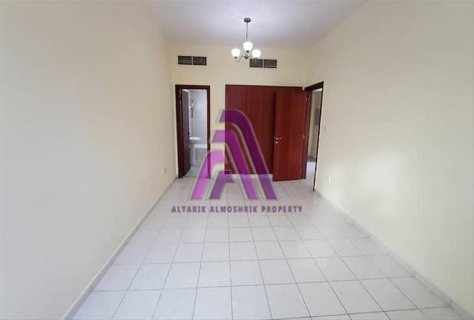 Apartment - 1 Bedroom - 2 Bathrooms for rent in Y12 - England Cluster - International City - Dubai