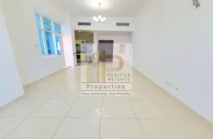 شقة - غرفة نوم - 2 حمامات للايجار في سيتي هاوس 2 - البرشاء 1 - البرشاء - دبي