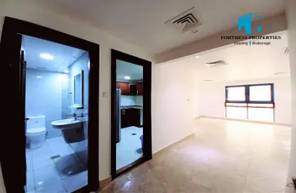 شقة - 2 غرف نوم - 2 حمامات للايجار في برج سيلفر - شارع الكورنيش - أبوظبي